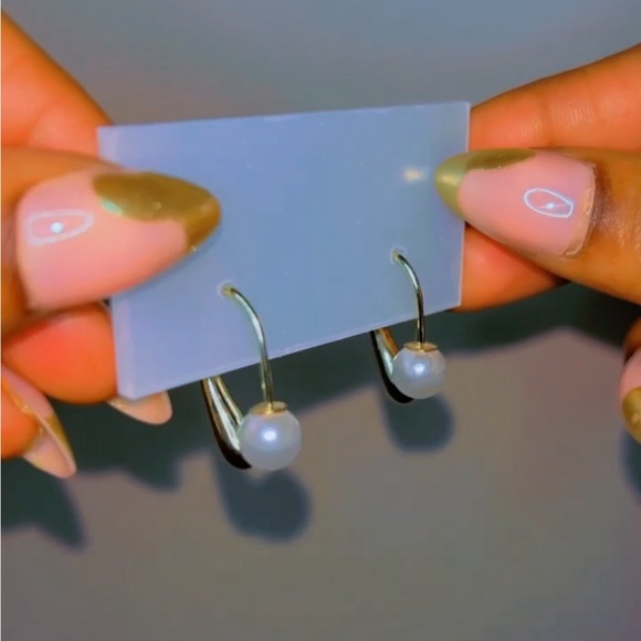 Gold Plated Water Droplet Pearl Earrings - Picture 3 of 3